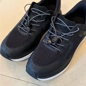 Men’s KIZIK Black Slip-On Athletic Sneakers